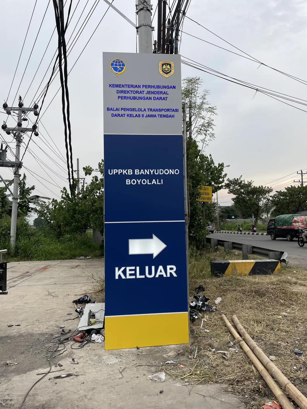 Pylon Signage Jembatan Timbang