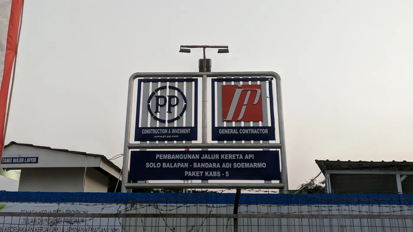 Signage Proyek Jalur KA Solo–Bandara